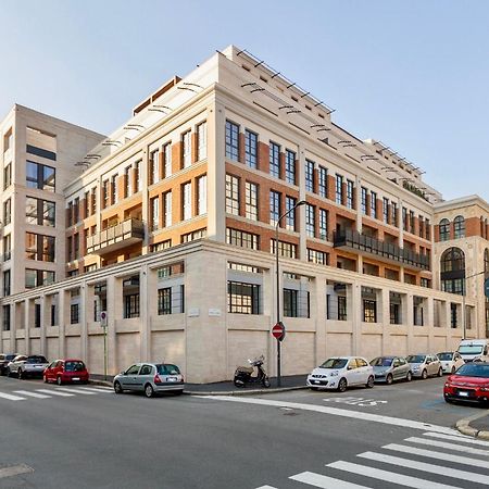 Urban Luxury - Bright And Central Apartment Милан Экстерьер фото